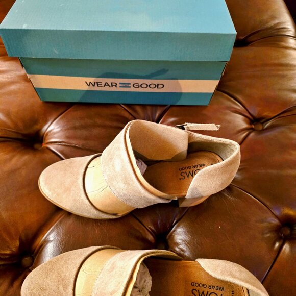 Toms Milan Suede Closed Toe Heel in Suede Beige - Picture 6 of 10